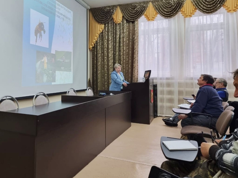 Калужским фермерам дали алгоритм действий при отравлении медоносных семей