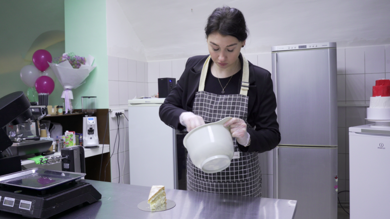 Кировчанка за четыре месяца открыла кондитерскую студию