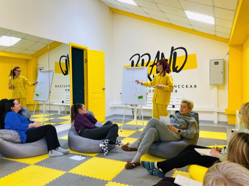 Навыки самопрезентации освоили самозанятые Сахалина