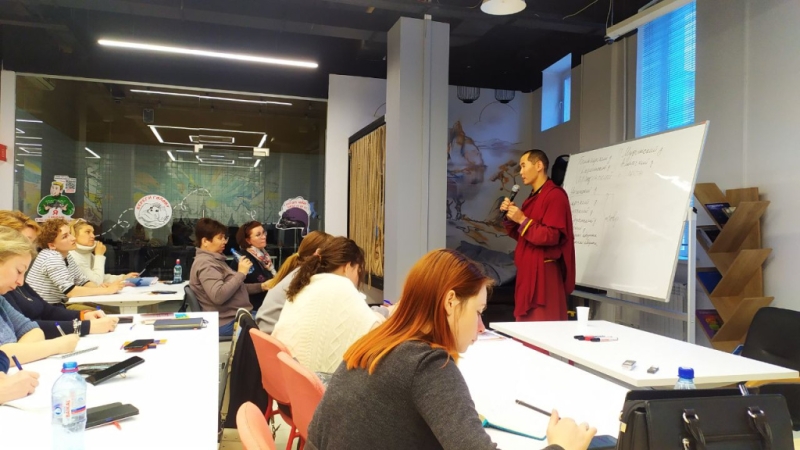 В иркутском Центре &laquo;Мой бизнес&raquo; провели курсы для гидов по истории буддизма