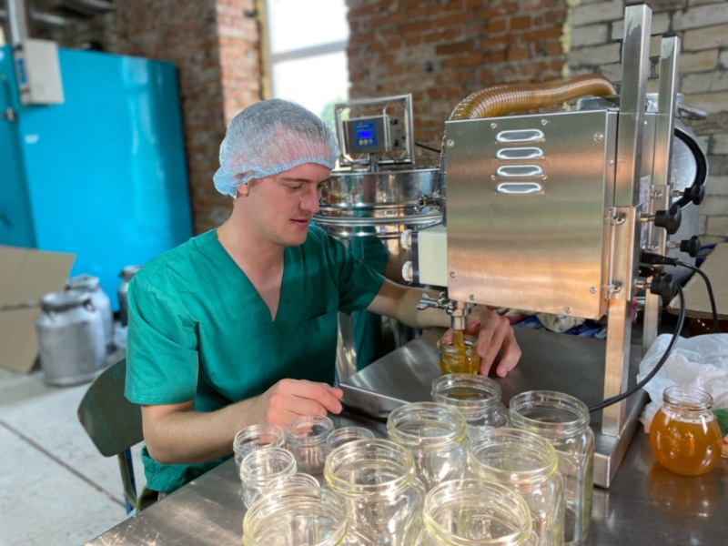 Вологодская медово-чайная фабрика вышла на экспорт благодаря господдержке